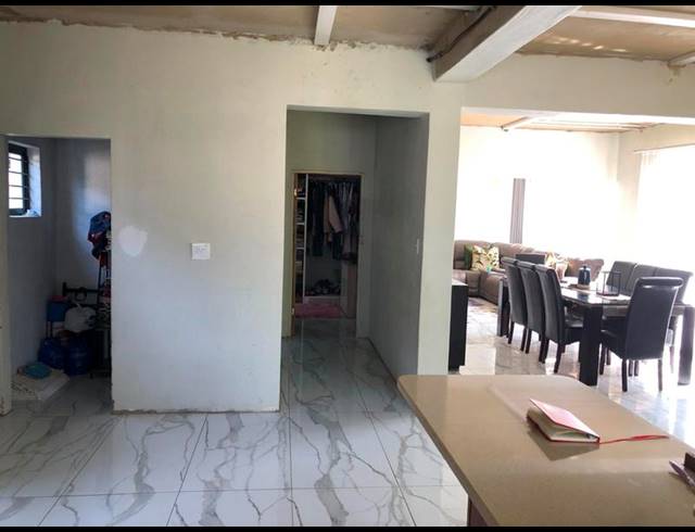 4 BEDROOM HOUSE FOR SALE IN STRUBENSVALLEI